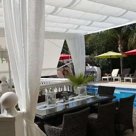 Holiday home Meerblick-villa, Grosser Pool, Palmengarten, Nur 850m Zu Und Bis 12 Personen