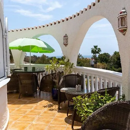 Meerblick-villa, Grosser Pool, Palmengarten, Nur 850m Zu Und Bis 12 Personen * Fuengirola
