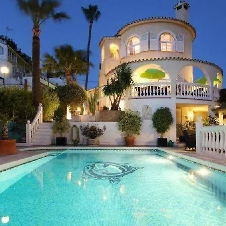 Holiday home Meerblick-villa, Grosser Pool, Palmengarten, Nur 850m Zu Und Bis 12 Personen
